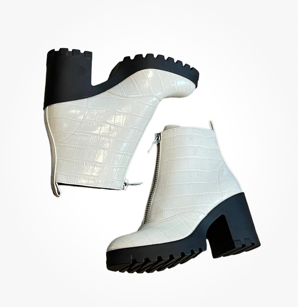 BP Marley White Croc Lug Ankle Boot, like NEW, Size 8.5 runs like 8M - Picture 2 of 12